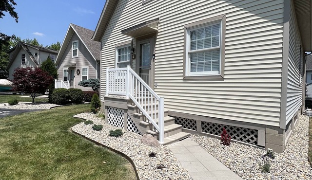 2 minute boat ride to the main lake! Newly remodeled waterfront lake house!
