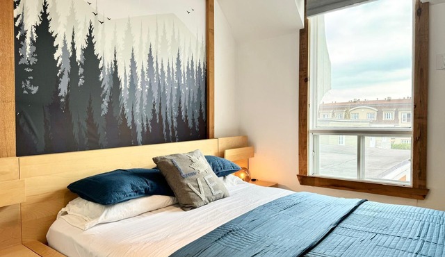 2 minutes from the falls | Private terrace | Sleeps 6