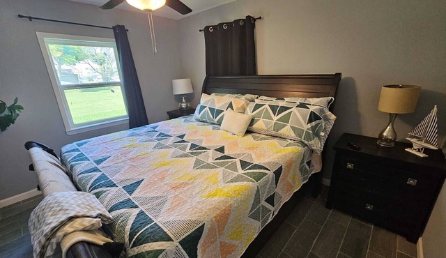 2 minutes to beach! New family-sized house