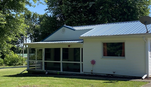 2 Minutes to Rough River Lake, Boat Ramp, Nick's Boat Dock, Campground, & Beach!