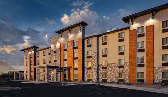 2 Modern Units with Kitchen – Minutes from Outdoor Adventures