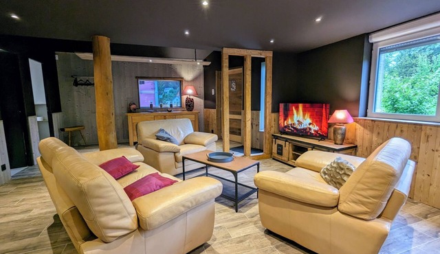 2* mountain chalet. Ideal for a family, dog accepted. Close to skiing and activities.