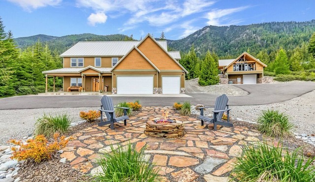 2 Mountain Homes Built for Family Time | 1PM Check In/Out