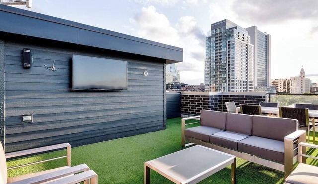 2 Newly Built Luxury Condos with Private Roofdeck!
