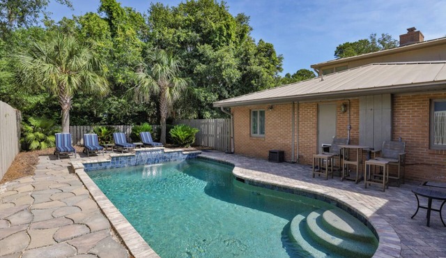 2 Night Hawk: Stunning 5th Row Ocean Home. Private Pool. Free Bikes