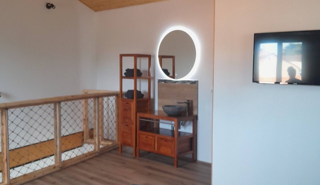 2*O accommodation in the heart of the vineyards with master suite fully equipped kitchen wi-fi