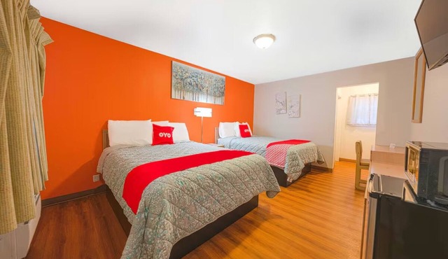 2 Peaceful & Family-Friendly Rooms Perfect for Group Stays Near Drake Park