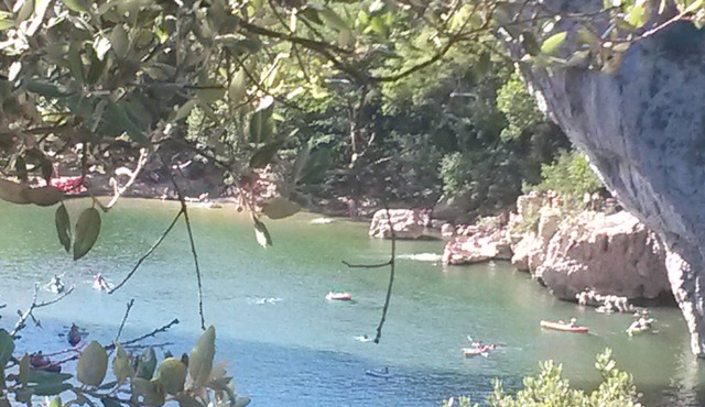 2-PERSON AIR-CONDITIONED GITE IN CENTER OF VALLON PONT D'ARC WITH PARKING
