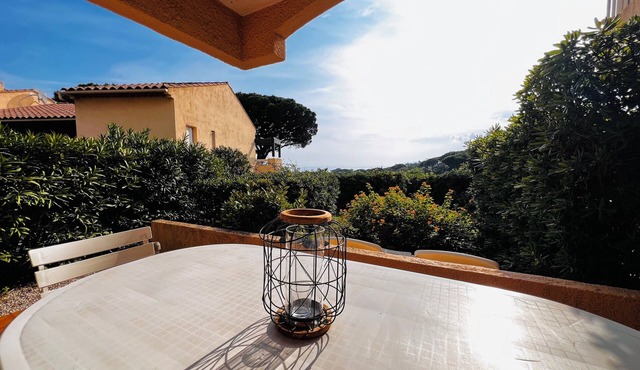 2-person apartment, sea view with terrace La Nartelle Sainte Maxime