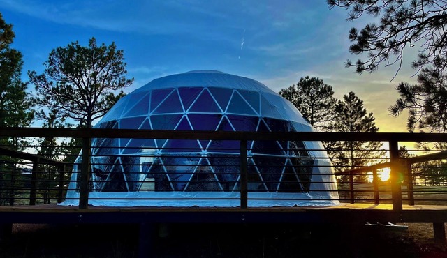 2-person Glamping Dome with Huge bay window and private bathroom!