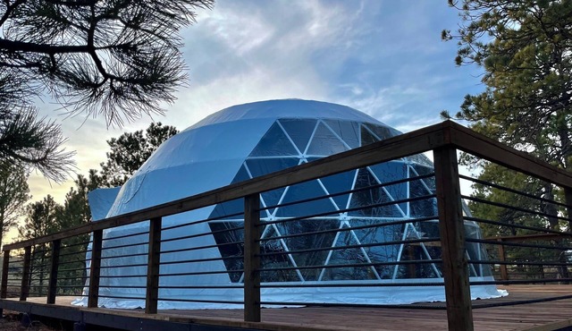 2-person Glamping Dome with Huge bay window and private bathroom!