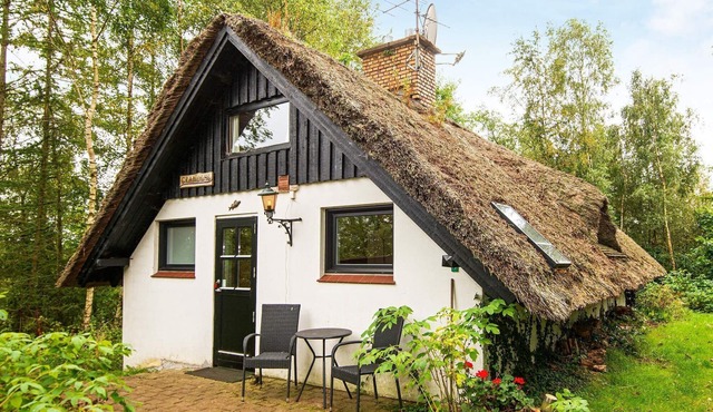 2 person holiday home in Ejstrupholm
