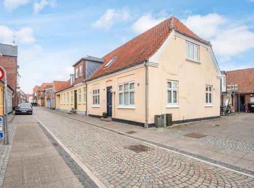 2 person holiday home in Ringkøbing