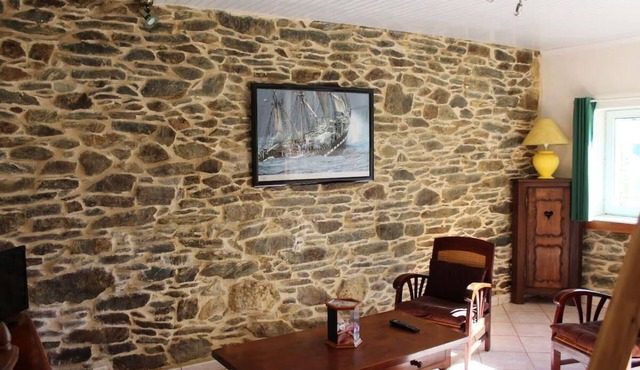 2-person house with sea view 600 meters from the beach