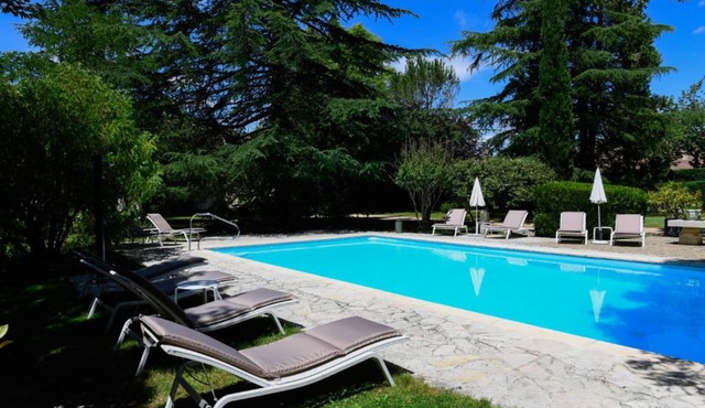 2 person house with heated pool in Martel (Lot - Dordogne), France