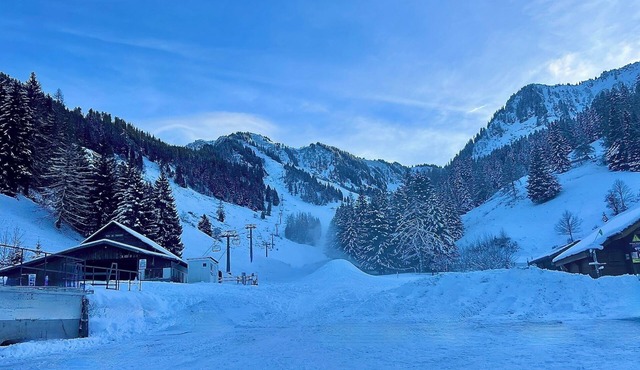 2-person studio with parking