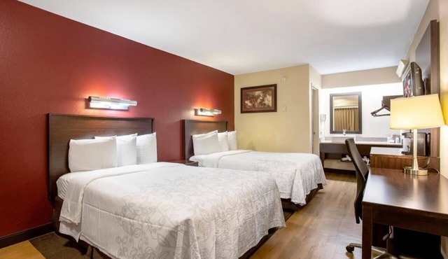 2 Pet-Friendly Rooms Near BWI – Ideal for Exploring Local Attractions and Dining