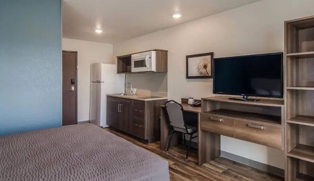 2 Pet-Friendly Suites with Free Parking Near Frisco Station Mall