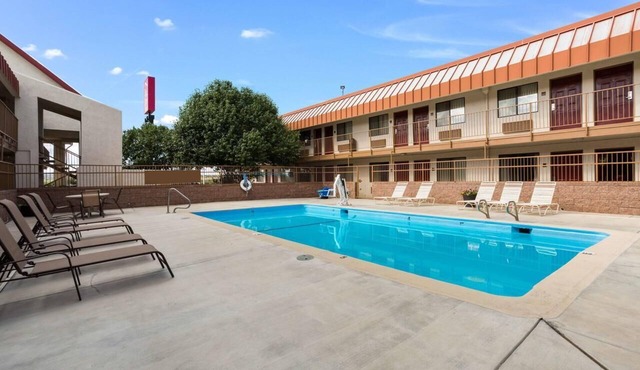 2 Pet-friendly Units for Families Exploring Gallup - Free Parking, Breakfast