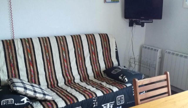 2 pièces au pied des pistes avec balcon et coin cuisine, animaux admis - FR-1-557-66