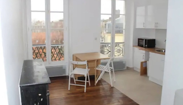 2 Pièces Paisible Avec vue Dégagée sur Versailles à 10 Minutes à Pied du Château