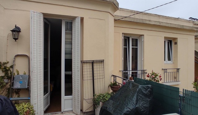 2 Pièces 25 m² Limite Sceaux/bourg-la-reine/bagneux Avec Terrasse de 10 m²