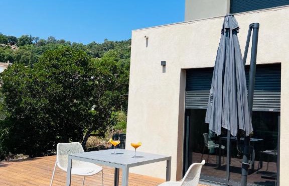 2 pièces dans un domaine au calme absolu