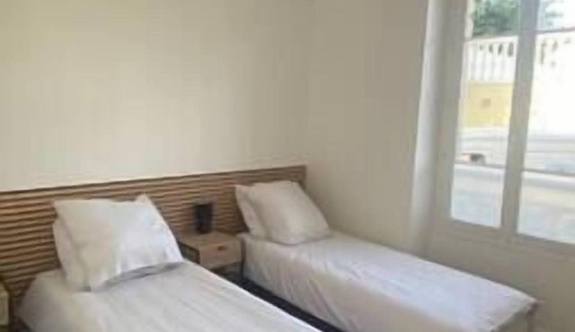 2 Pièces Dans Hotel Particulier