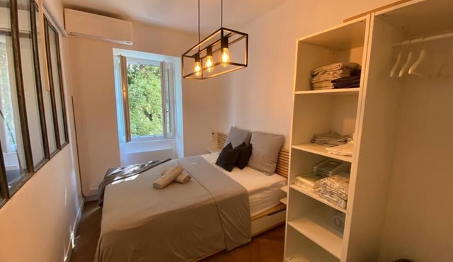 2 Pièces Dans la Verdure Refait à Neuf à Quelques Minutes de la Prom