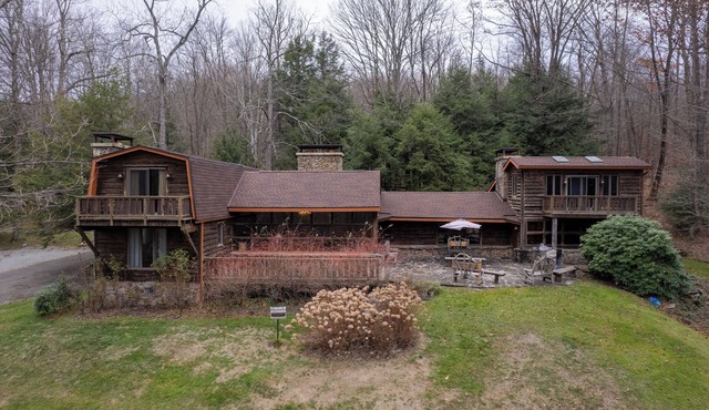 2 Ponds - Rustic Mountain Cabin