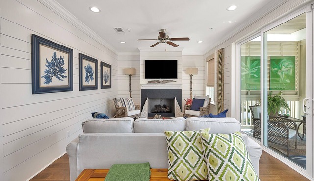 2 Pools! 3BR, 2.5BA, Stunning Complex