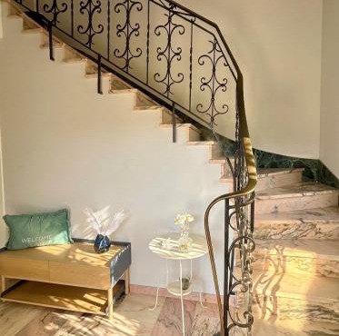 2 Private Apartments - 8 Guests - Air Conditioning - Parking