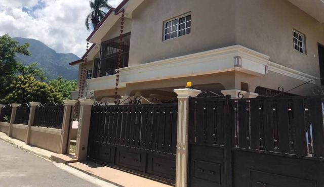 2 Queen Bedroom Apartment Smart TV with WiFi