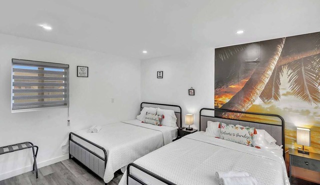 2 Queen Beds Hollywood Beach Vacation ~ Hard Rock