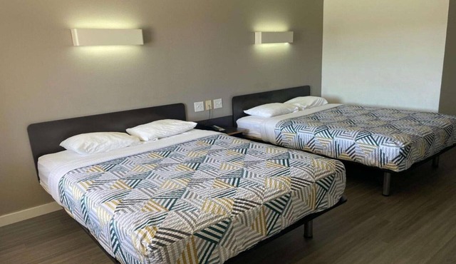 2 Queen Beds | Mobility Accessible Tub Nsmk