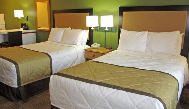 2 Queen Beds |Non-Smoking, Kitchen