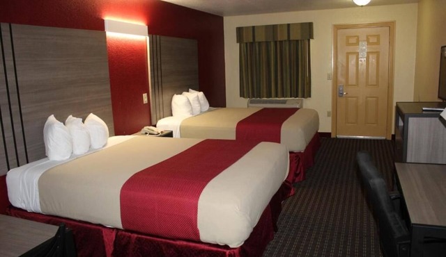 2 Queen Beds Stay, Scottish Inns Fort Worth, Laundry Facilities, Spacious Rooms