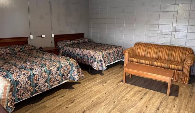 2 Relaxing Budget-Friendly Rooms Near Parks, Pets Allowed + Free Parking