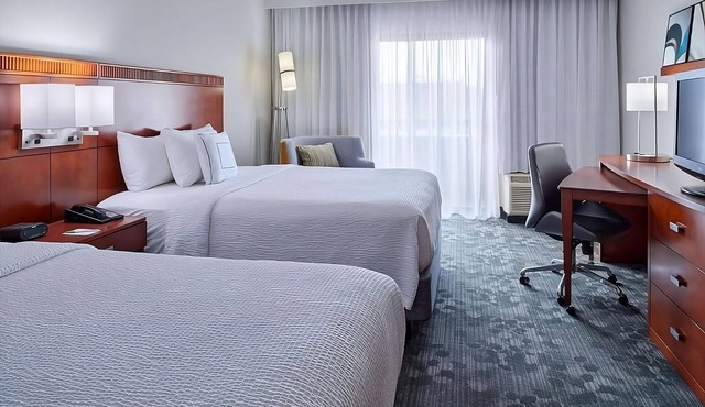 2 Relaxing Units Close to Butterfly Village! Indoor Pool, Pet-friendly!