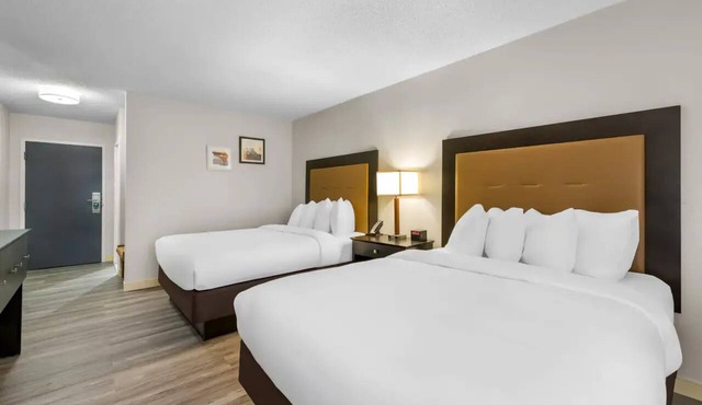 2 Relaxing Units Perfect for Oneida Lake Adventures – Pets are Allowed