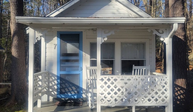 2 River Road Inn & Cottages