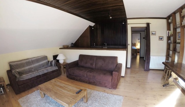 2-room apartment (52 m²), spacious, very quiet, panoramic view, SOUTH