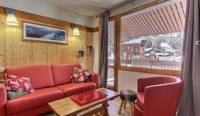 2-room apartment with pool access in Plagne 1800