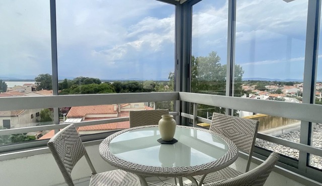2-room apartment with parking, WIFI, and air conditioning