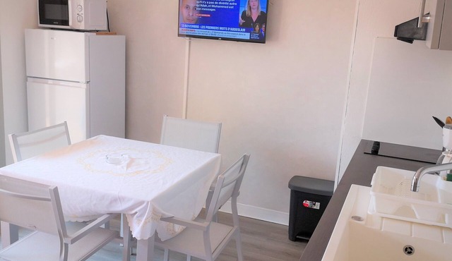 2-room apartment Résidence Provençale Air-conditioned Parking Pool 2 km Sea