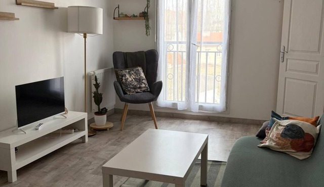 2-room apartment ideally located: walk to the train station/Villepinte/CDG/Paris exhibition center