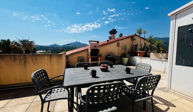 2-Room Apartment in Argelès, Terrace and Parking