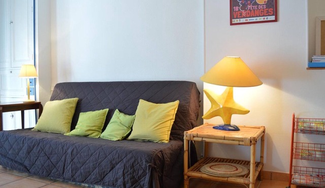 2-room apartment, air-conditioned, near sea - sleeps 4