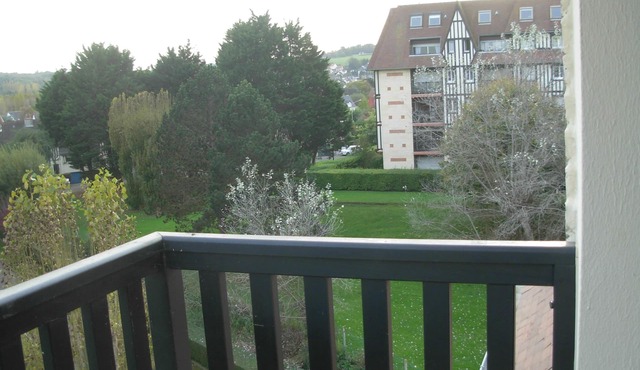 2 room apartment for 4 persons balcony 150 m from the beach and shops