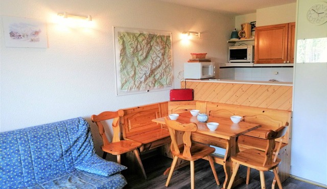 2-room apartment + cabin, 6 persons, Morillon 1100, at the foot of the slopes